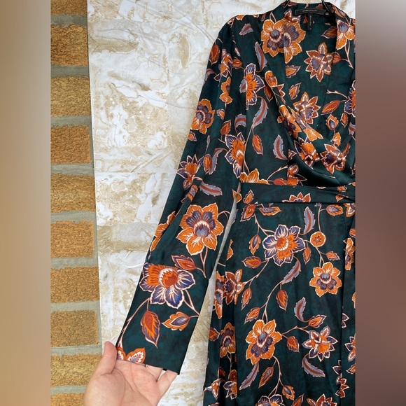 BCBGMAXAZRIA Floral Wrap Dress size medium - Picture 7 of 16